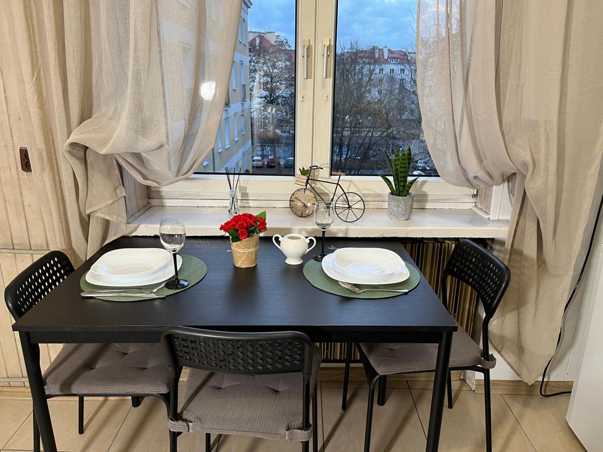 Apartament Przestronna Kawalerka Mokotow Dla 3 Osob