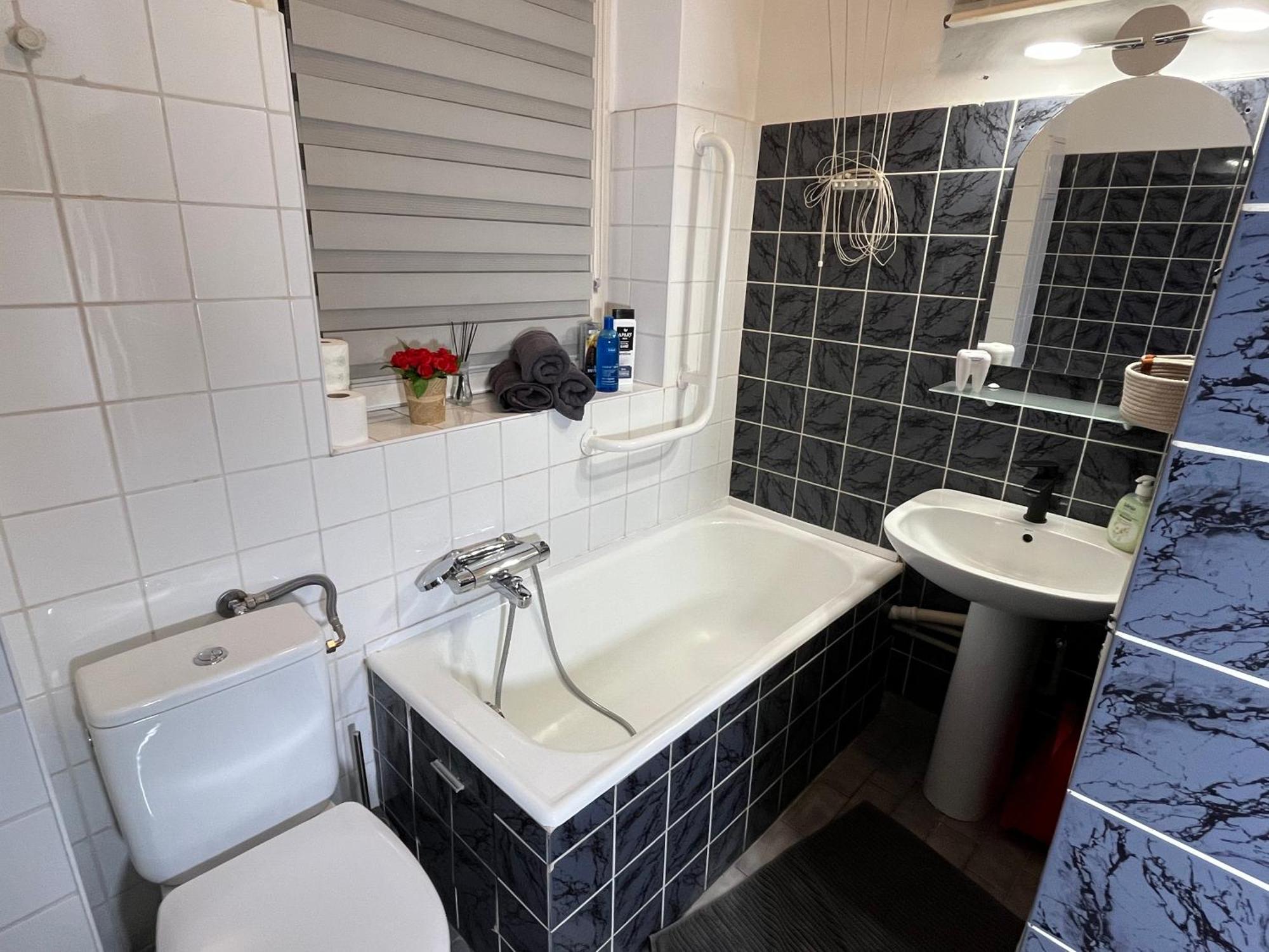 Apartament Przestronna Kawalerka Mokotow Dla 3 Osob